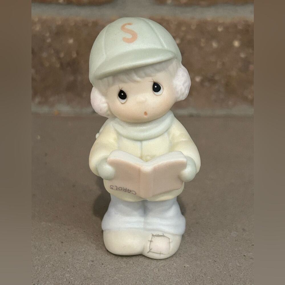 Precious moments sugar town Phillip boy caroling figurine Christmas holiday box